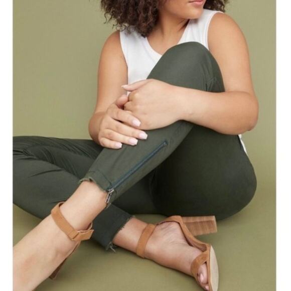 Lane Bryant Mid Rise Skinny Utility Pants Size 20 Zip Ankle Raw Hem Olive Green - Picture 2 of 10